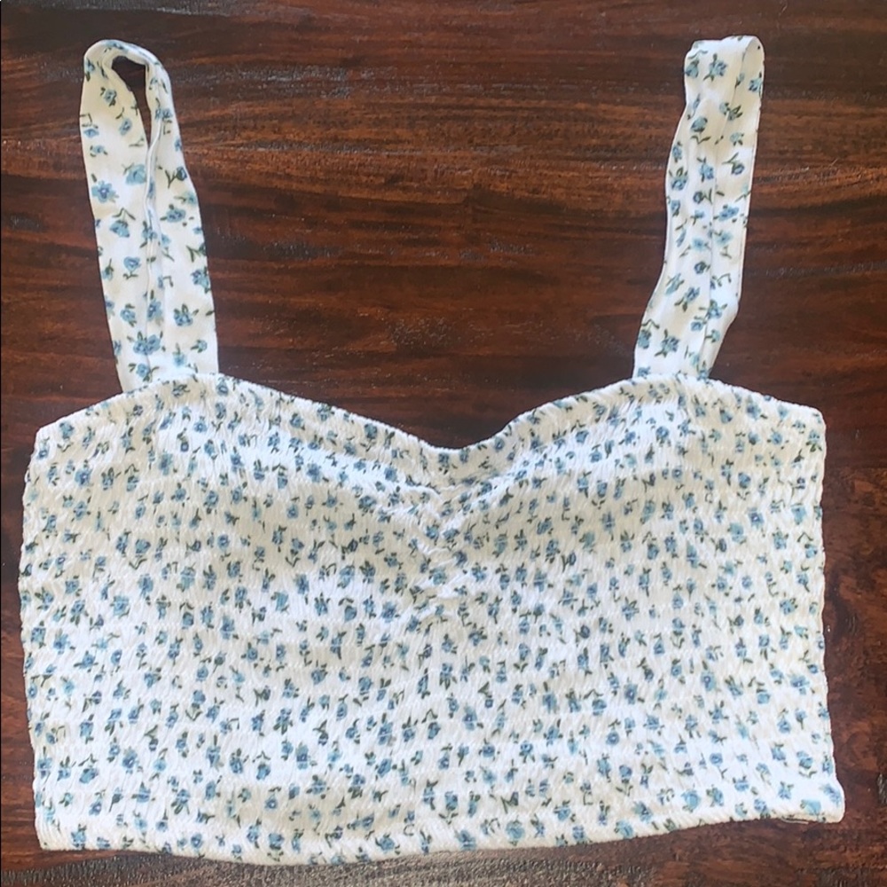 PacSun Cropped White Patterned Top